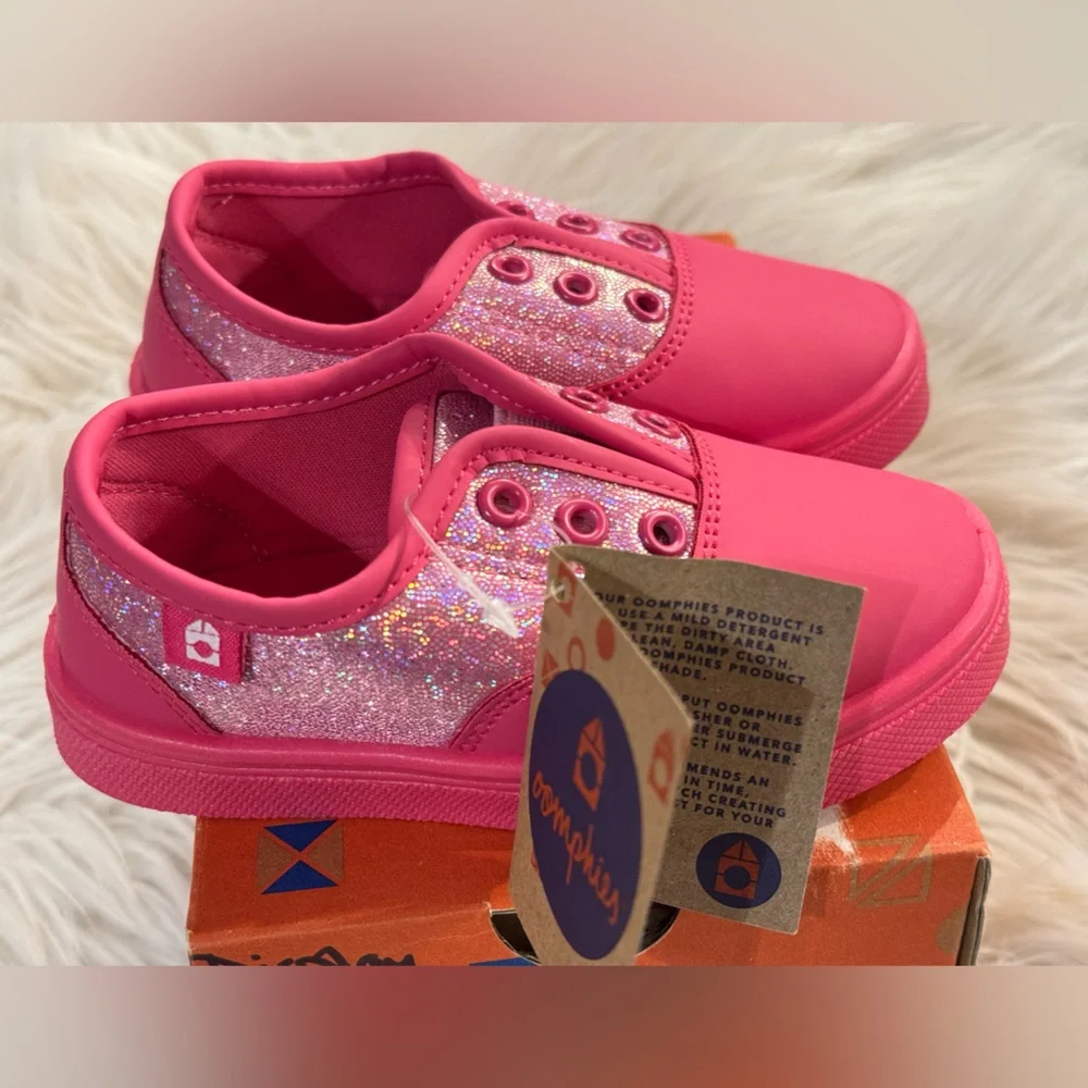 Oomphies Robin Toddler‎ Pink Fuchsia Glitter Sneakers. Size 6C.  New in Box